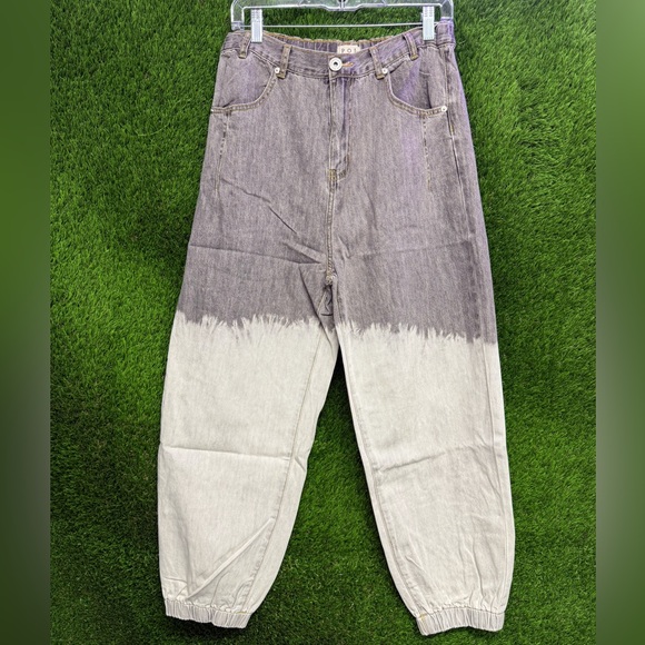 NWT POL Gray and Cream Boyfriend Jeans with Relaxed Fit - Picture 1 of 2